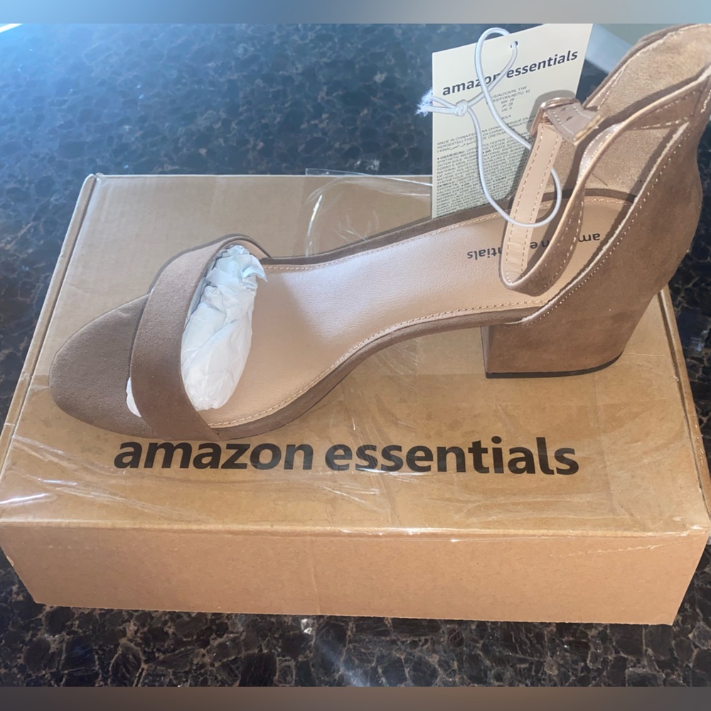 NWT Women’s Block Heel Suede Sandals w/ Ankle Strap, Brown, Sz 11